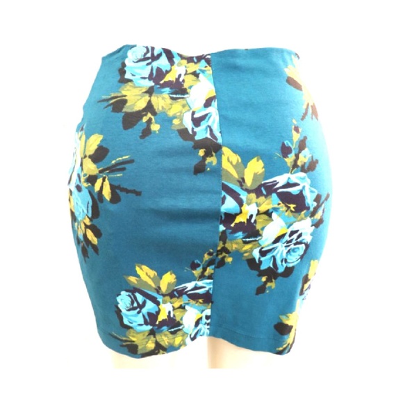 **NWT** Betsey Johnson Skirt Teal Floral Sz LG